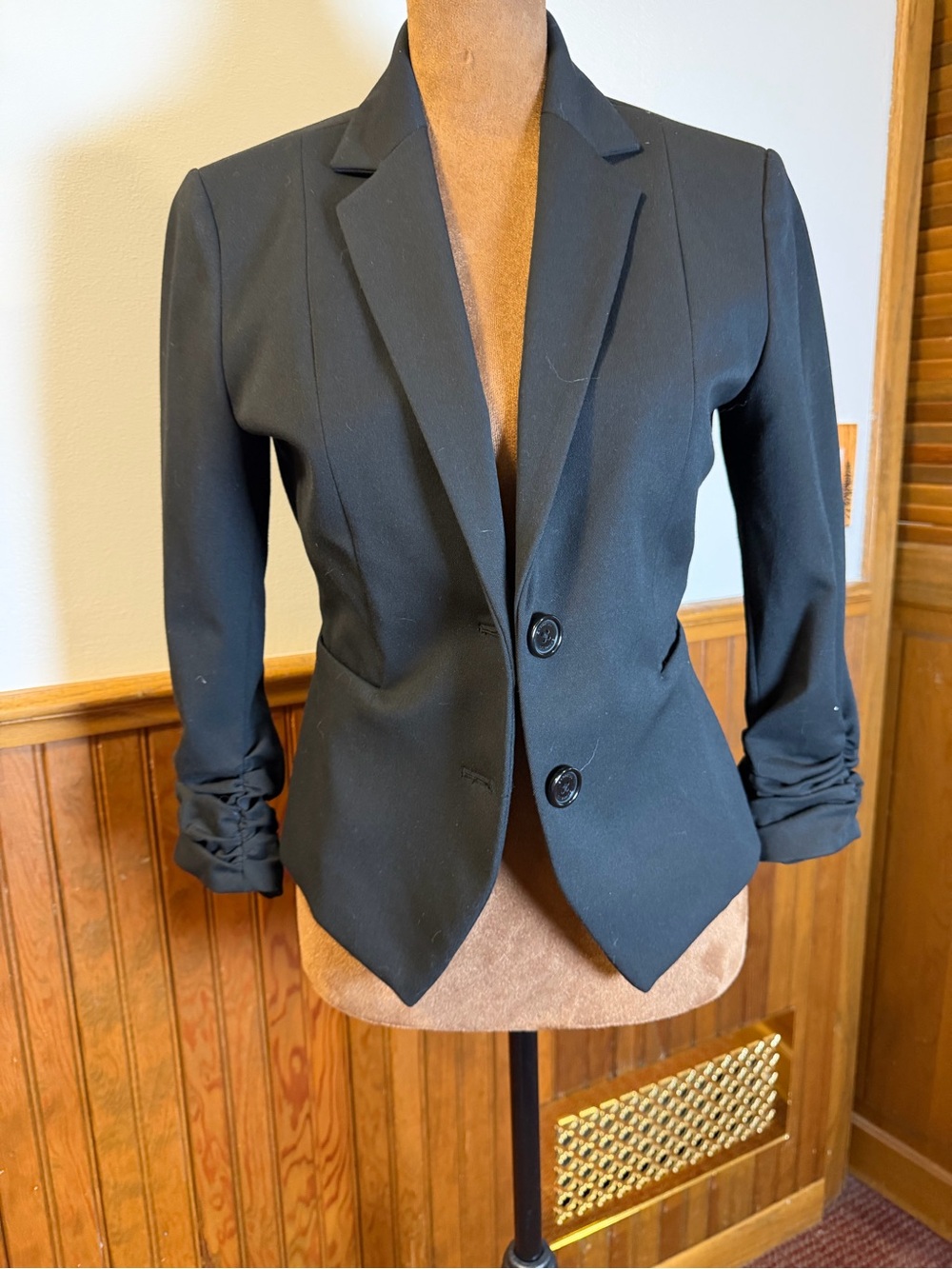 Express Black Women's Cropped Two-Button Tailored Blazer